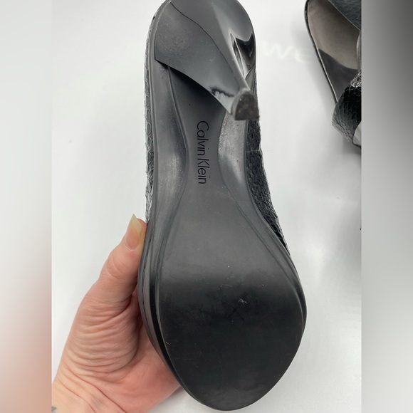 Calvin Klein Snake Skin Heels New Size 7.5 Shoes NWT - Picture 8 of 9